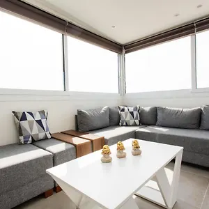https://apt-suggrou-terrace-8.hotelschalkidiki.net